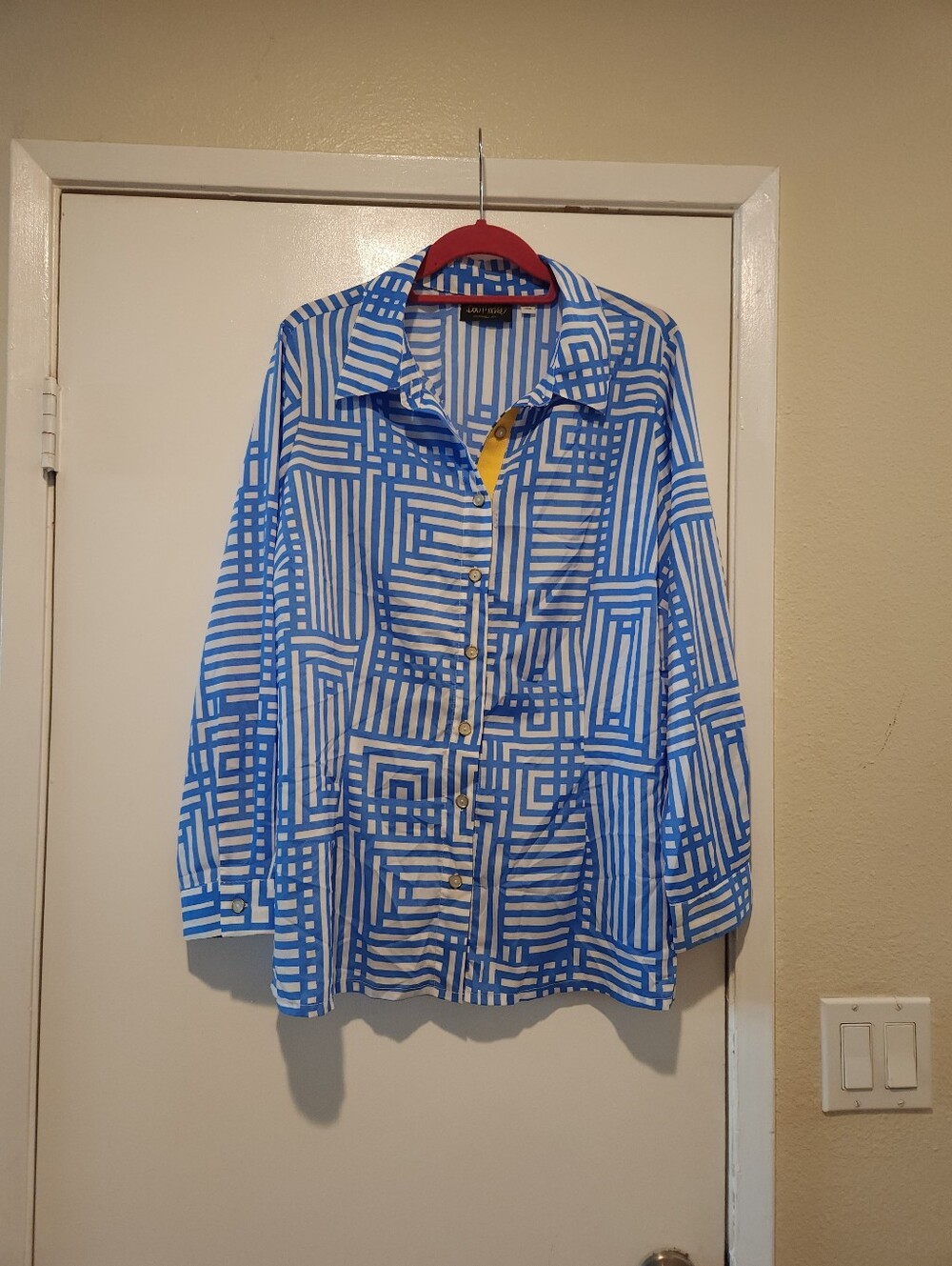 Lightweight Blue & White Geometric Button-Up Top